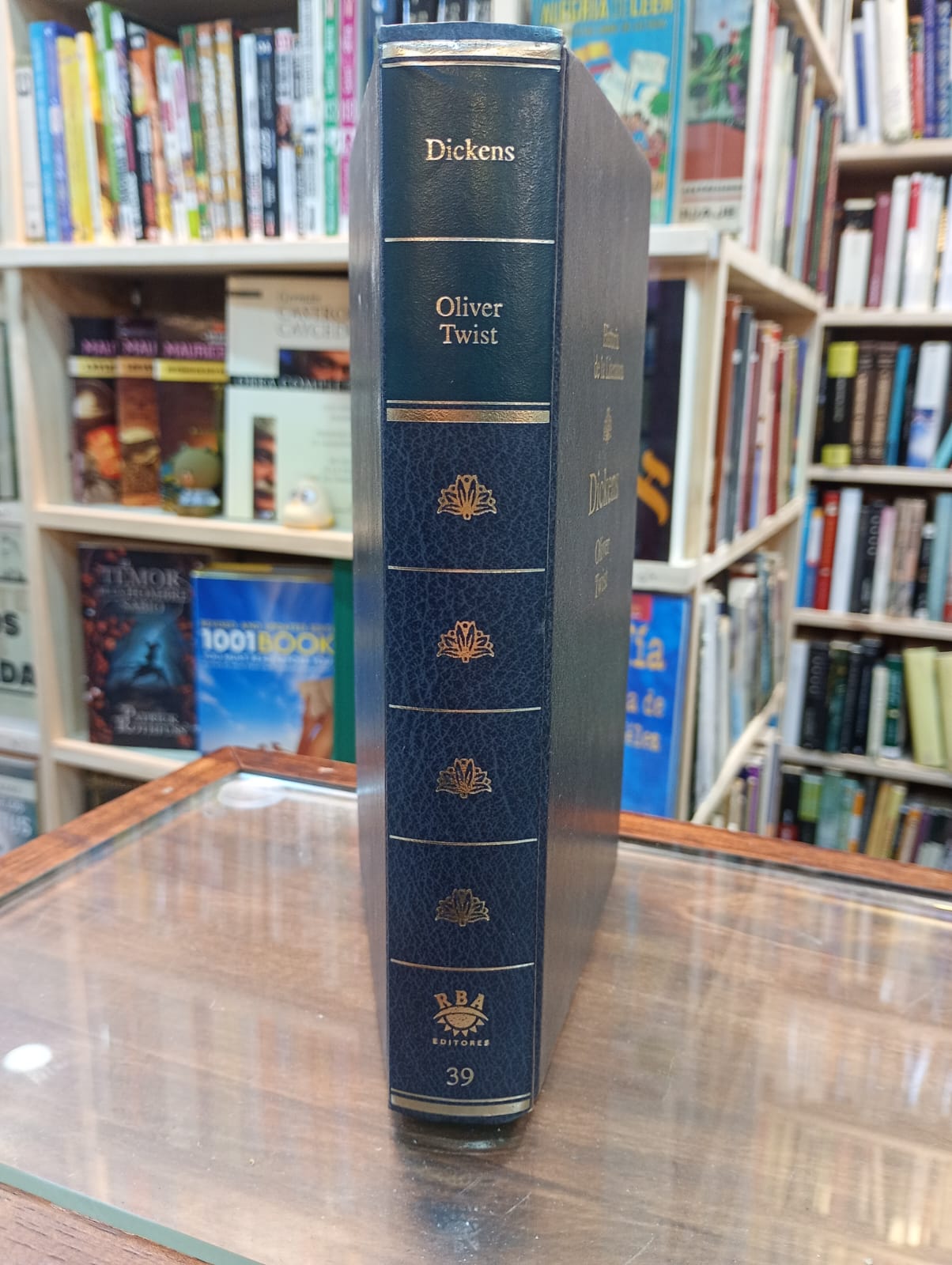Oliver Twist. Charles Dickens