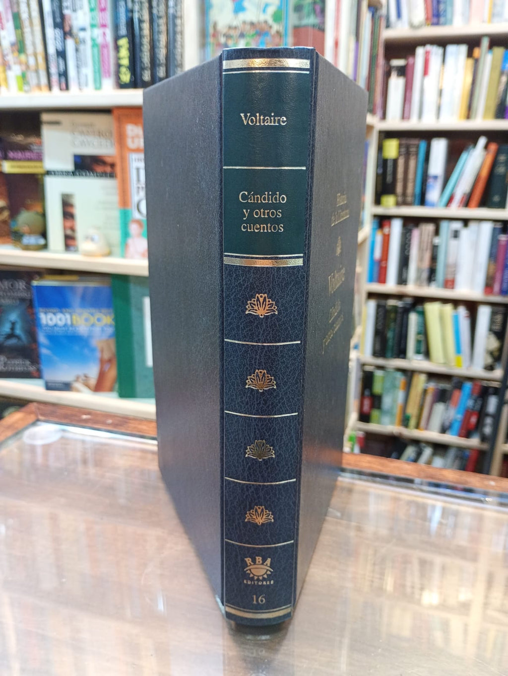 Cándido y otros cuentos. Voltaire