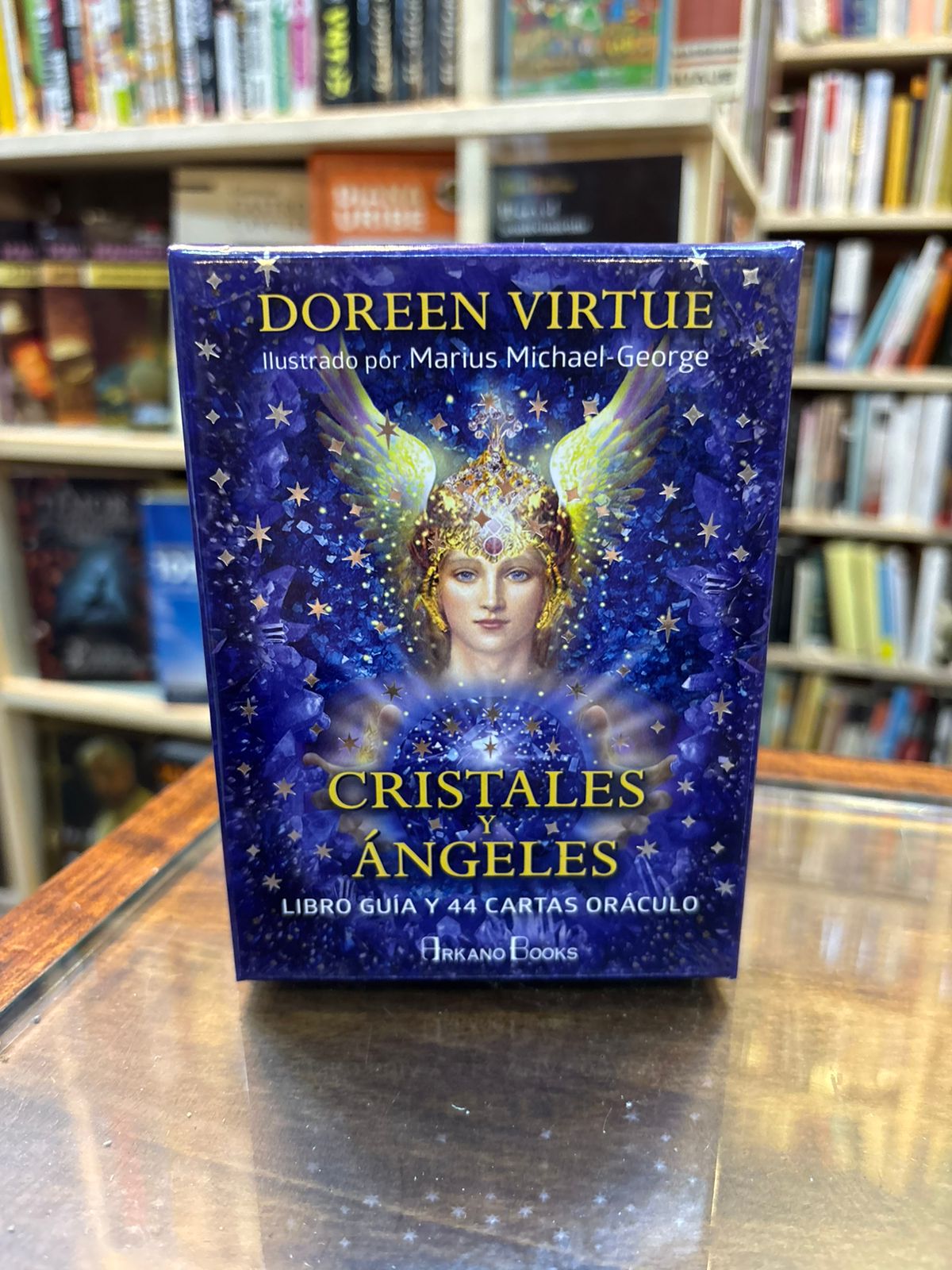 Cristales y Ángeles. Libro guía y 44 cartas oráculo. Doreen Virtue