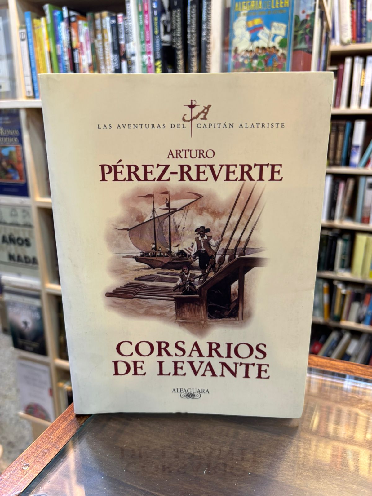 Corsarios de levante. Arturo Pérez-Reverte