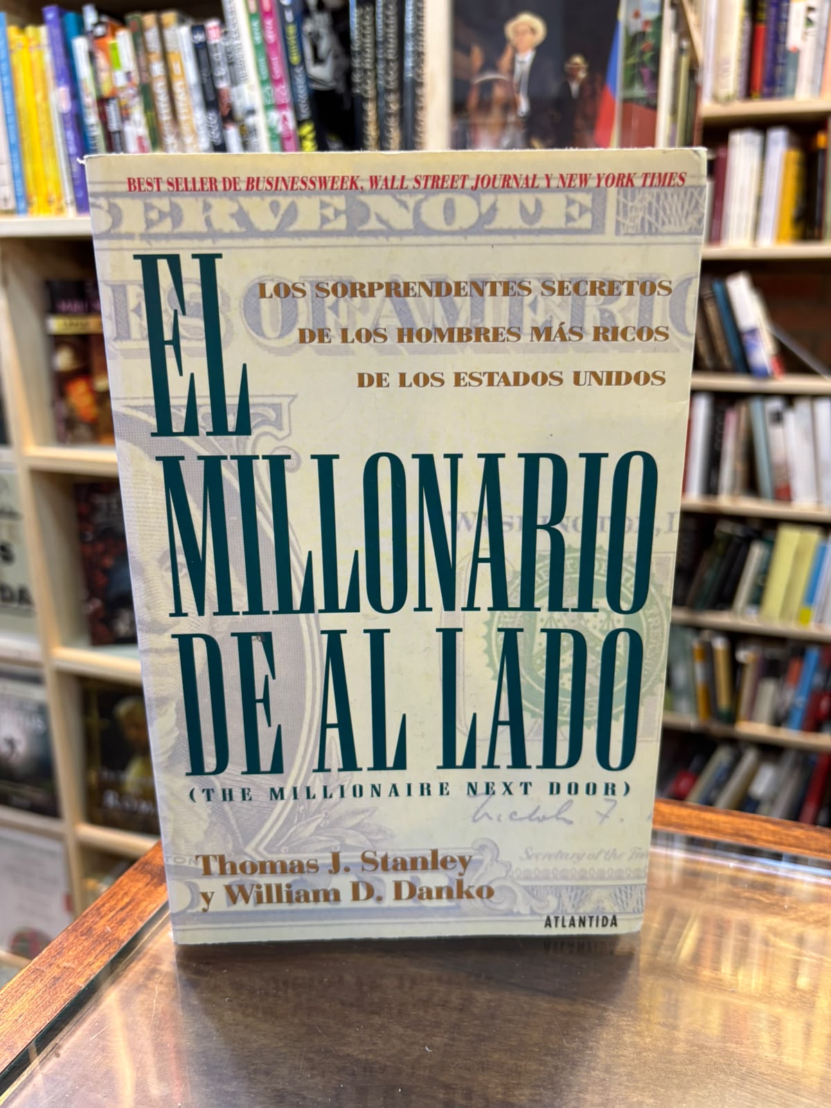 El millonario de al lado