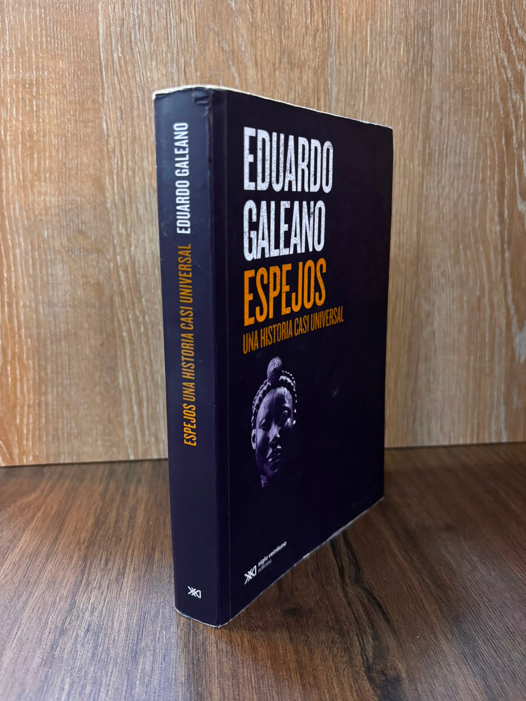 Espejos: Una historia casi universal
