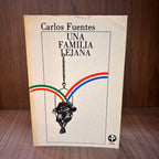 Una familia lejana