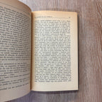 El corazón de las tinieblas – La sombra al cuello  (Biblioteca personal Jorge Luis Borges)
