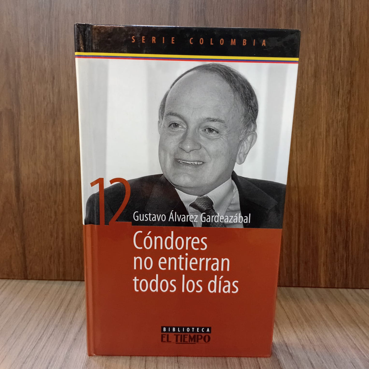 Cóndores no entierran todos los días