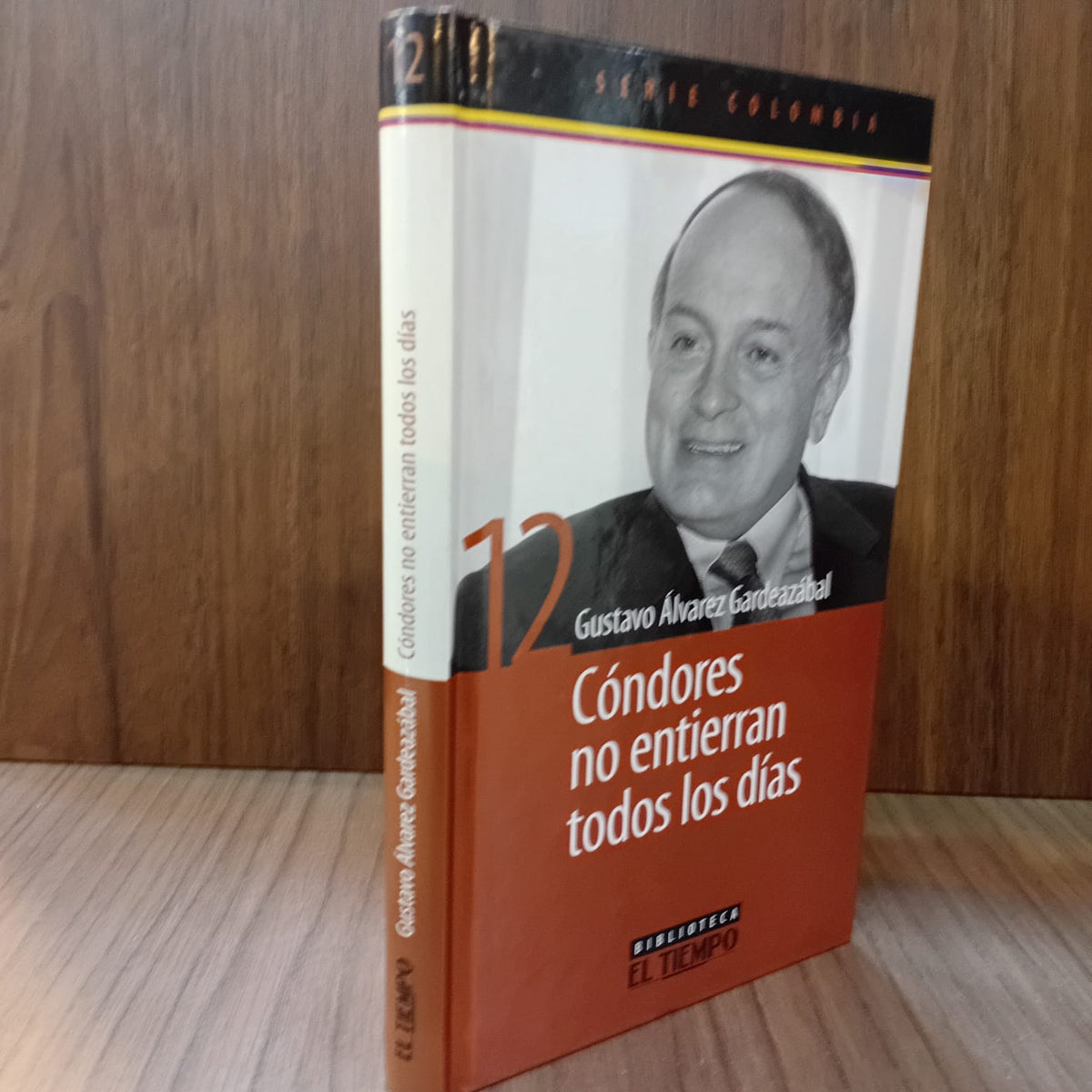 Cóndores no entierran todos los días